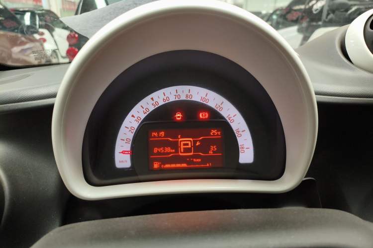 Used smart forfour 2016 1.0L 52 kW Dynamic Edition Instrument Cluster