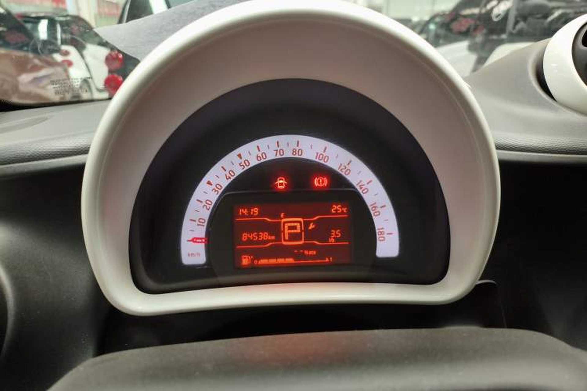 Used smart forfour 2016 1.0L 52 kW Dynamic Edition Instrument Cluster
