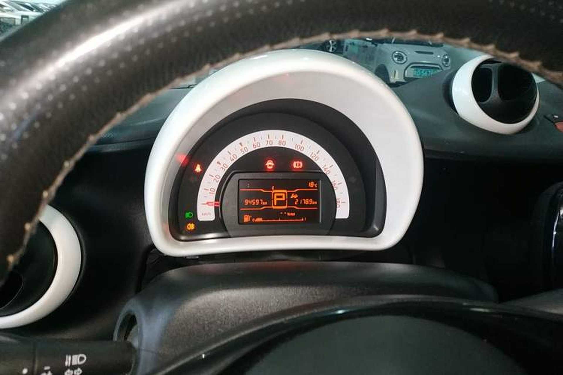 Used smart forfour 2016 1.0L 52 kW Dynamic Edition Instrument Cluster