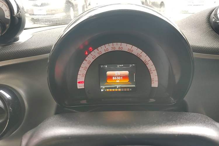 Used smart forfour 2016 0.9T 66 kW Pioneer Edition Instrument Cluster