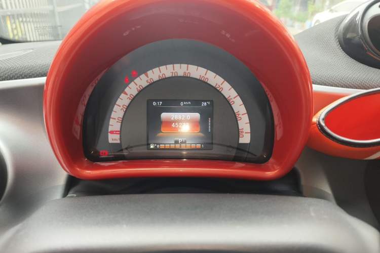 Used smart forfour 2016 1.0L 52 kW Passion Edition Instrument Cluster
