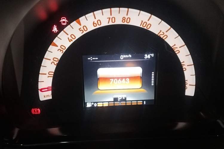 Used smart forfour 2016 0.9T 66 kW Pioneer Edition Instrument Cluster