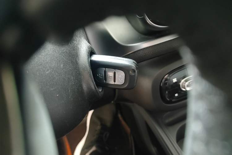 Used smart forfour 2016 0.9T 66 kW Pioneer Edition Interior 1