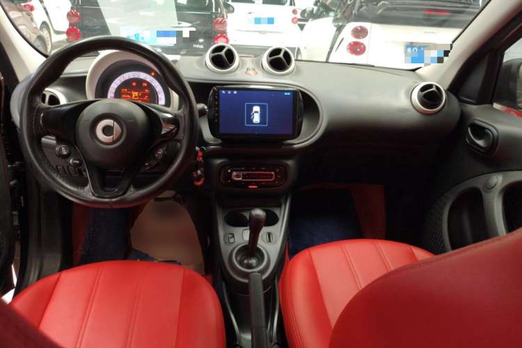 Used smart forfour 2016 1.0L 52 kW Dynamic Edition Interior 2