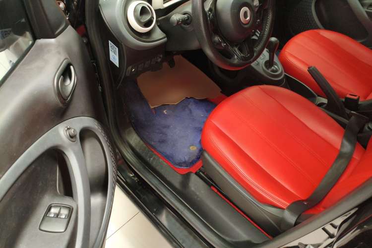 Used smart forfour 2016 1.0L 52 kW Dynamic Edition Interior 3
