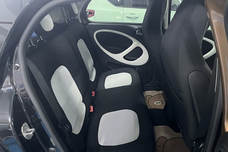 Used smart forfour 2016 1.0L 52 kW Passion Edition Interior 5