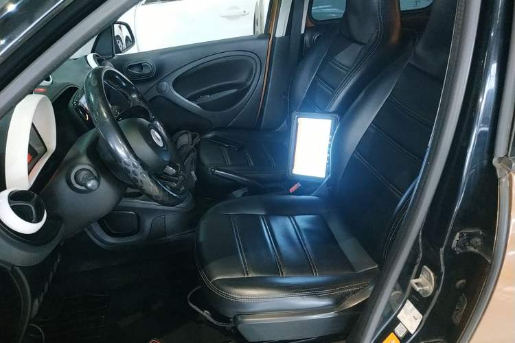 Used smart forfour 2016 1.0L 52 kW Dynamic Edition Left Front Seat