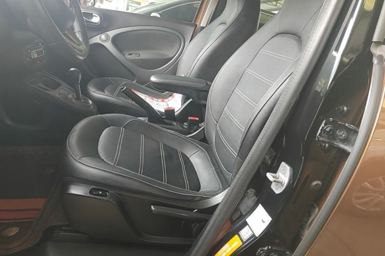 Used smart forfour 2016 0.9T 66 kW Pioneer Edition Left Front Seat