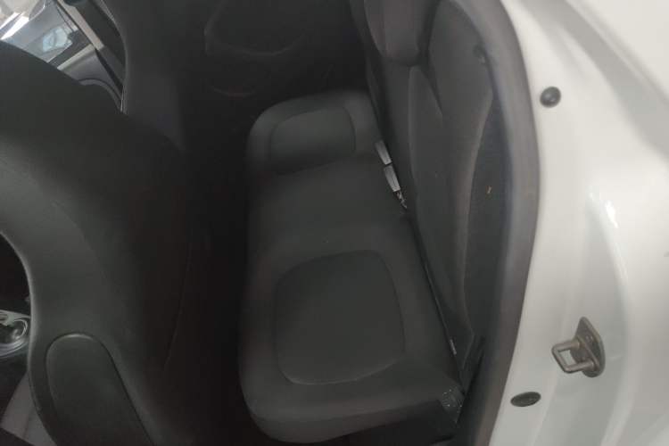Used smart forfour 2016 1.0L 52 kW Passion Edition Left Rear Seat