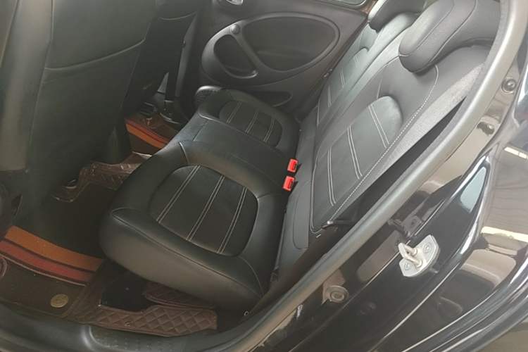 Used smart forfour 2016 0.9T 66 kW Pioneer Edition Left Rear Seat