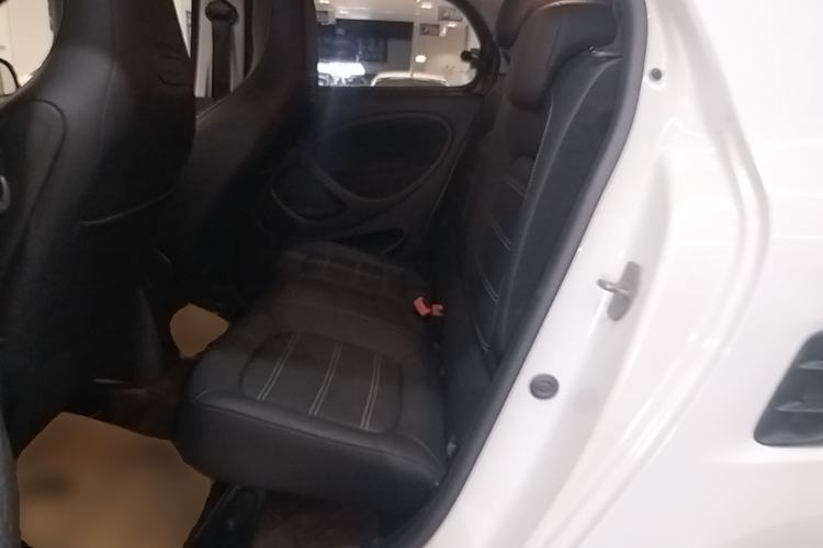 Used smart forfour 2016 0.9T 66 kW Pioneer Edition Left Rear Seat