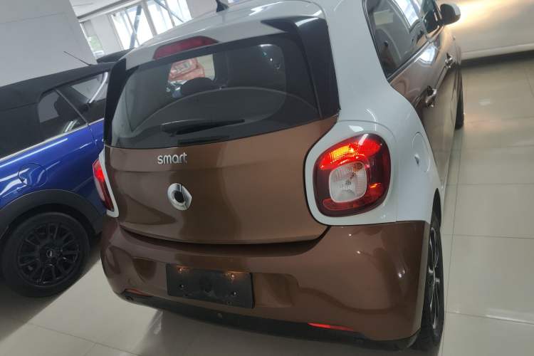 Used smart forfour 2016 1.0L 52 kW Passion Edition Rear
