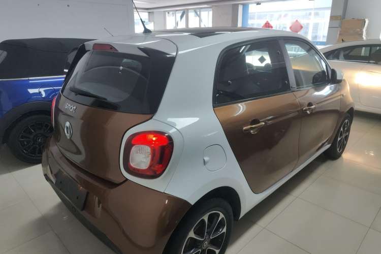 Used smart forfour 2016 1.0L 52 kW Passion Edition Rear Right 45 Deg
