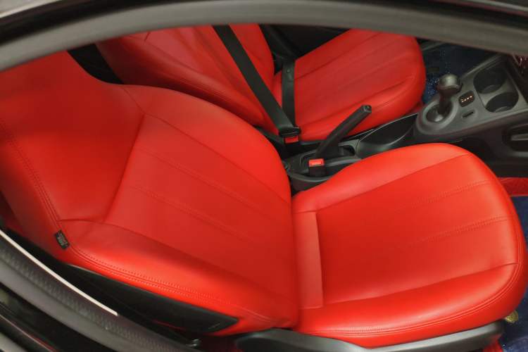 Used smart forfour 2016 1.0L 52 kW Dynamic Edition Right Front Seat
