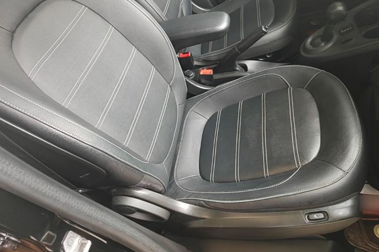 Used smart forfour 2016 0.9T 66 kW Pioneer Edition Right Front Seat