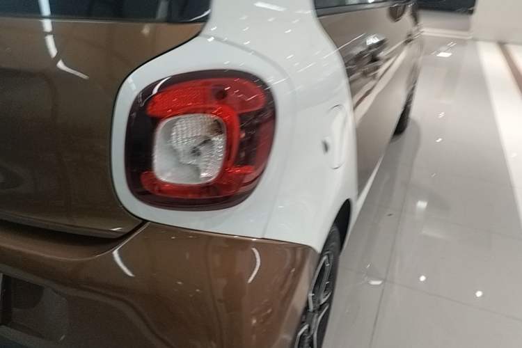Used smart forfour 2016 0.9T 66 kW Pioneer Edition Right Rear Taillight
