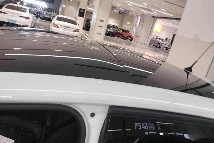 Used smart forfour 2016 0.9T 66 kW Pioneer Edition Roof