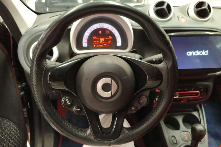 Used smart forfour 2016 1.0L 52 kW Dynamic Edition Steering Wheel