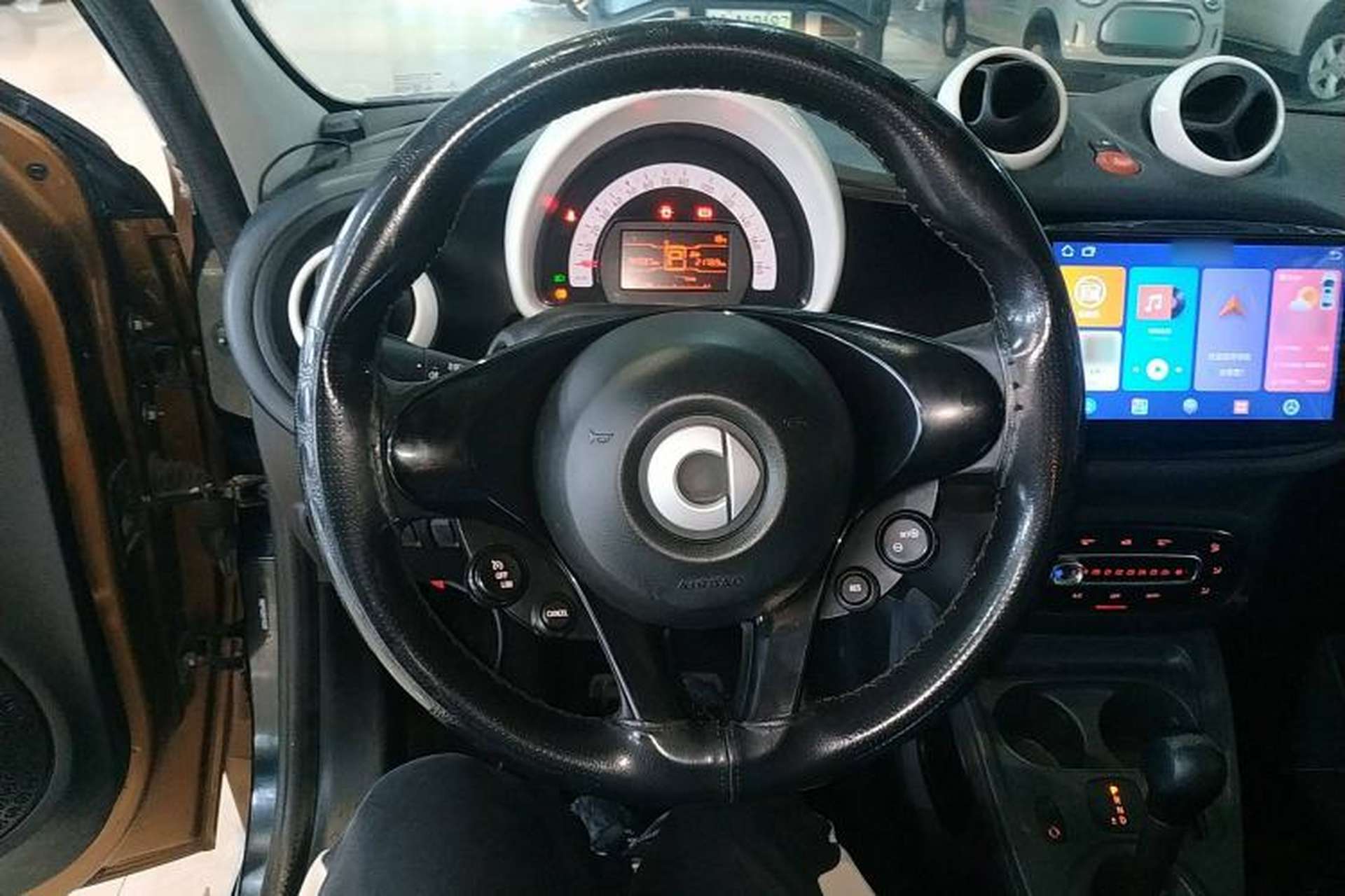 Used smart forfour 2016 1.0L 52 kW Dynamic Edition Steering Wheel