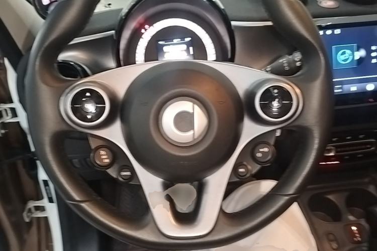 Used smart forfour 2016 0.9T 66 kW Pioneer Edition Steering Wheel