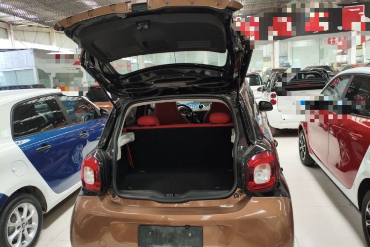Used smart forfour 2016 1.0L 52 kW Dynamic Edition Trunk