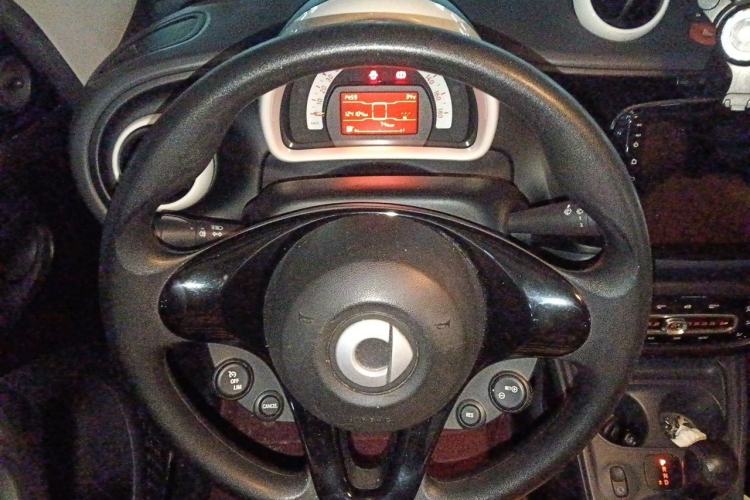 Used smart forfour 2016 1.0L 52 kW Dynamic Edition Steering Wheel