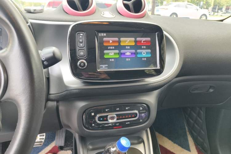 Used smart forfour 2016 0.9T 66 kW Pioneer Edition Audio And AC Panel