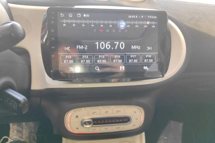 Used smart forfour 2016 1.0L 52 kW Passion Edition Audio And AC Panel