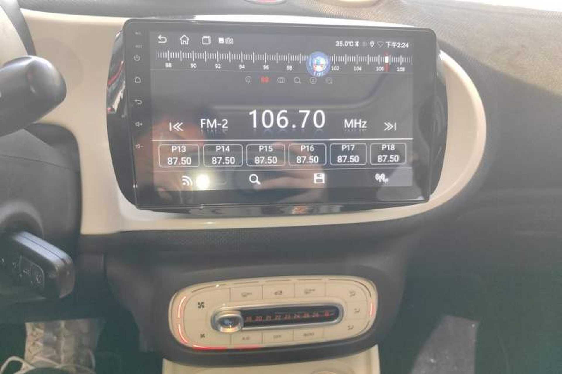 Used smart forfour 2016 1.0L 52 kW Passion Edition Audio And AC Panel