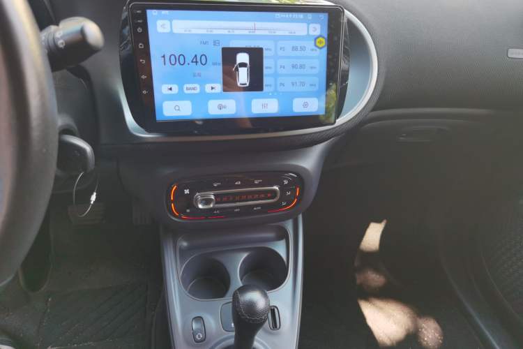 Used smart forfour 2016 1.0L 52 kW Passion Edition Audio And AC Panel