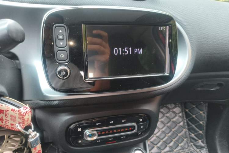 Used smart forfour 2016 0.9T 66 kW Pioneer Edition Audio And AC Panel
