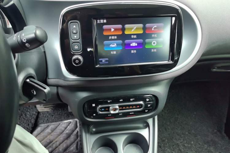 Used smart forfour 2016 0.9T 66 kW Pioneer Edition Audio And AC Panel