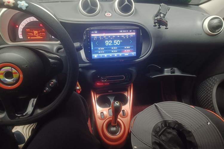 Used smart forfour 2016 1.0L 52 kW Dynamic Edition Audio And AC Panel