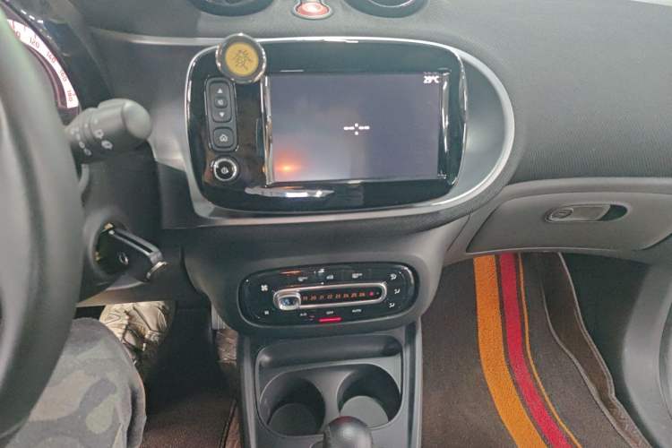 Used smart forfour 2016 0.9T 66 kW Pioneer Edition Audio And AC Panel