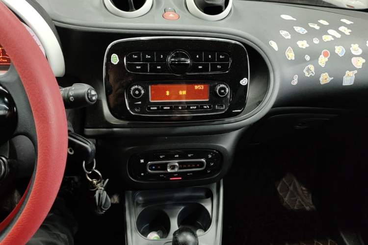 Used smart forfour 2016 1.0L 52 kW Dynamic Edition Audio And AC Panel