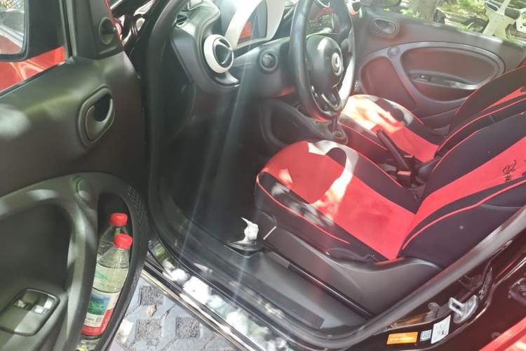 Used smart forfour 2016 1.0L 52 kW Dynamic Edition Driver Seat