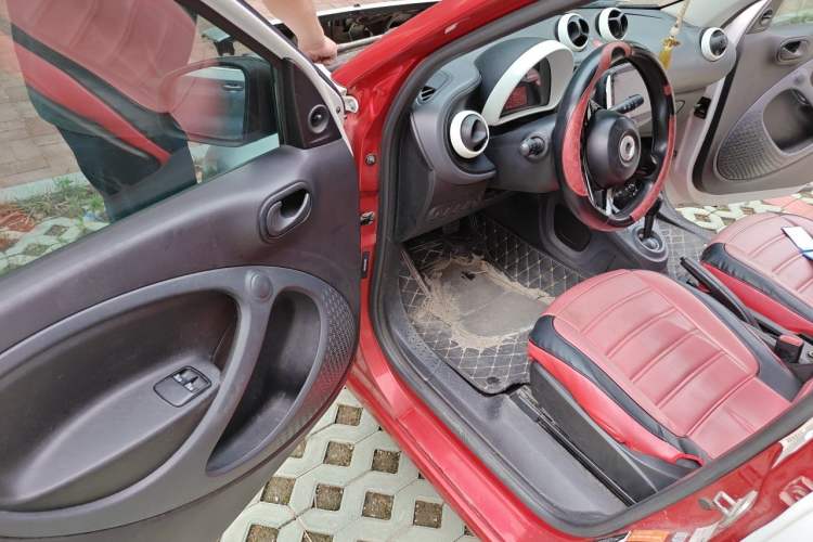 Used smart forfour 2016 1.0L 52 kW Dynamic Edition Driver Seat