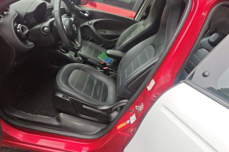 Used smart forfour 2016 0.9T 66 kW Pioneer Edition Driver Seat