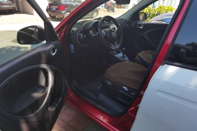 Used smart forfour 2016 1.0L 52 kW Passion Edition Driver Seat