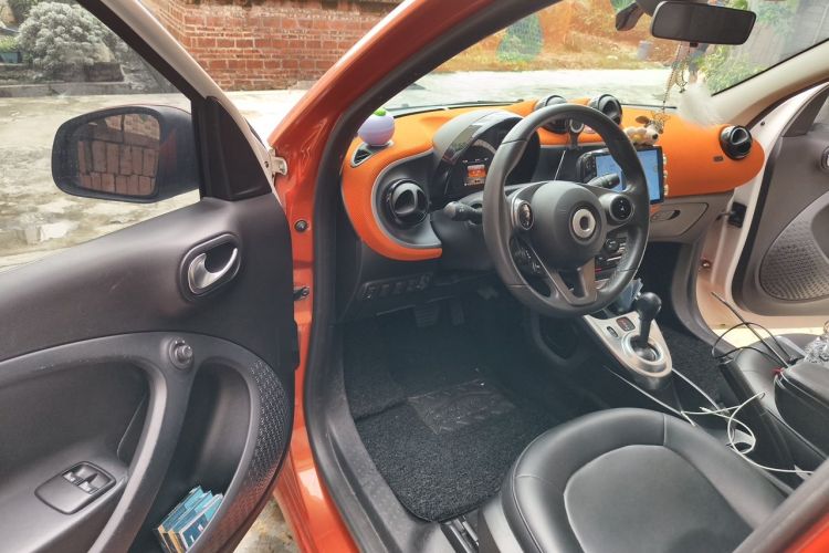 Used smart forfour 2016 1.0L 52 kW Passion Edition Driver Seat