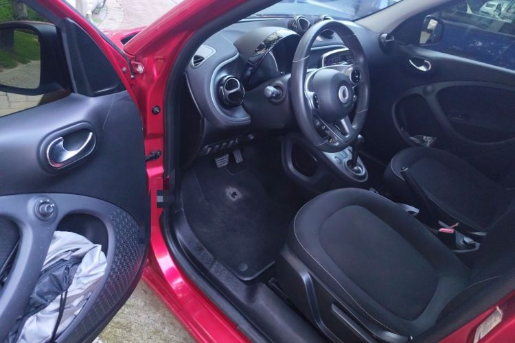 Used smart forfour 2016 1.0L 52 kW Passion Edition Driver Seat