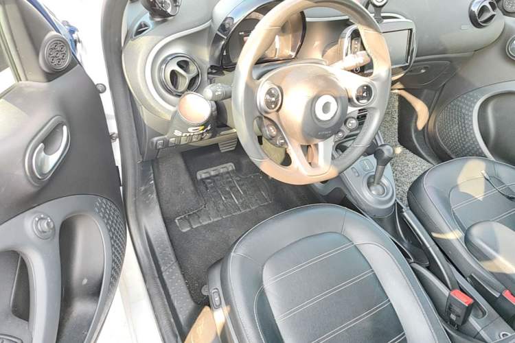 Used smart forfour 2016 0.9T 66 kW Pioneer Edition Driver Seat