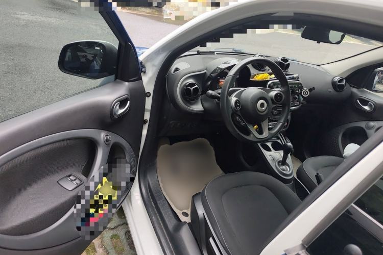 Used smart forfour 2016 1.0L 52 kW Passion Edition Driver Seat