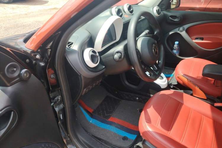 Used smart forfour 2016 1.0L 52 kW Dynamic Edition Driver Seat
