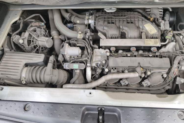 Used smart forfour 2016 0.9T 66 kW Pioneer Edition Engine Bay