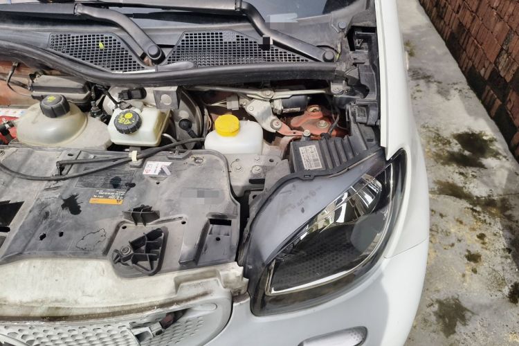 Used smart forfour 2016 1.0L 52 kW Passion Edition Engine Bay Left