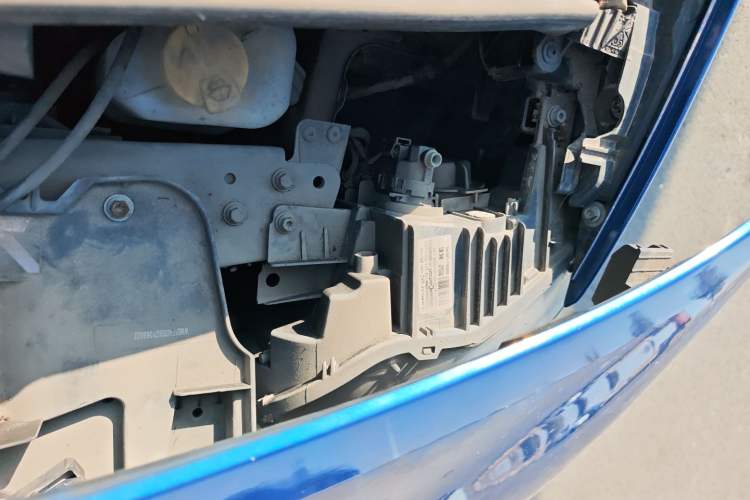 Used smart forfour 2016 1.0L 52 kW Dynamic Edition Engine Bay Left