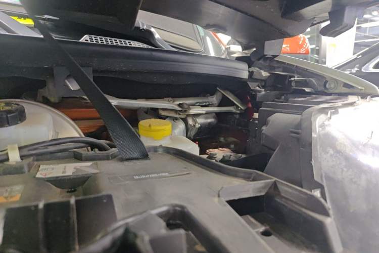 Used smart forfour 2016 0.9T 66 kW Pioneer Edition Engine Bay Left