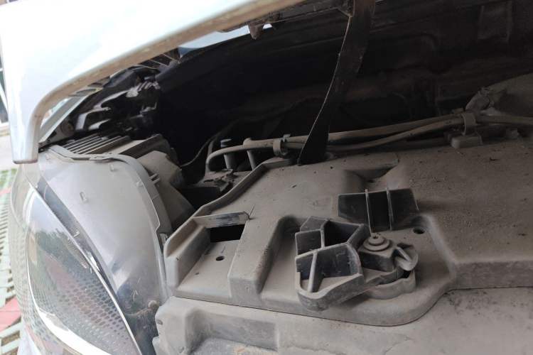 Used smart forfour 2016 1.0L 52 kW Dynamic Edition Engine Bay Right
