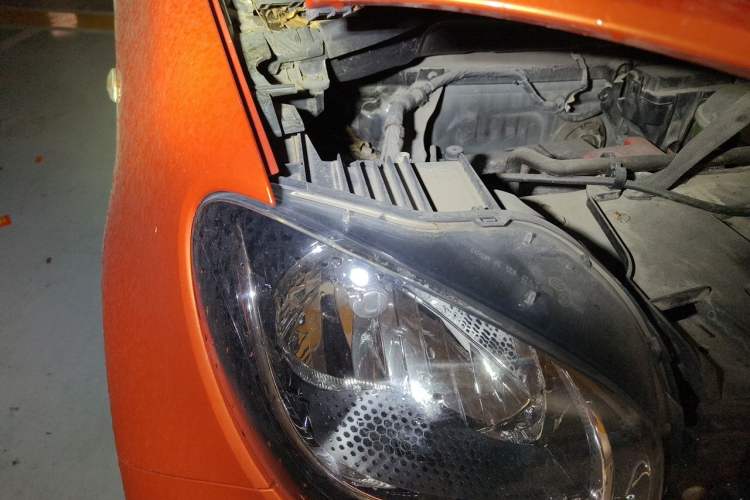 Used smart forfour 2016 1.0L 52 kW Passion Edition Engine Bay Right
